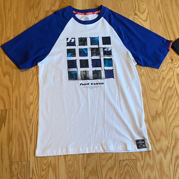 Lot of 2 Hot Tuna Surf Wear Australia T Shirts Men’s size Small Tee Shirt - Picture 3 of 13